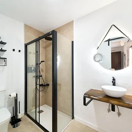 بيت للعطل Kosta Homes - Modern Two Bedroom With Terrace *