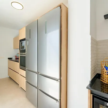 بيت للعطل Kosta Homes - Modern Two Bedroom With Terrace